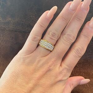 Elegant Gold and Crystal Ring